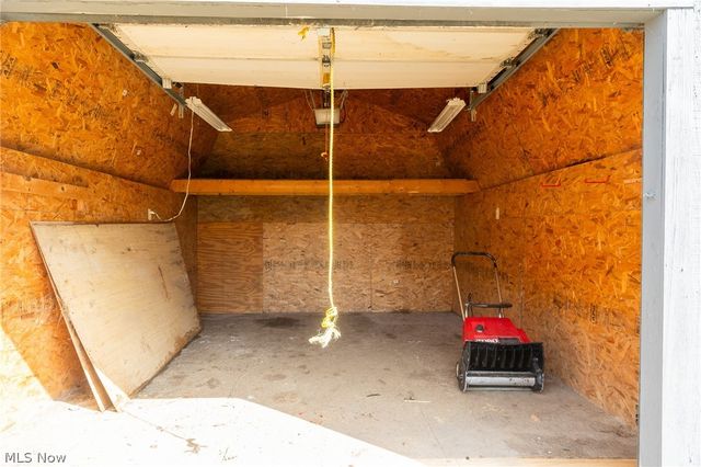 11294 Lincoln Street SE, Robertsville, OH 44670