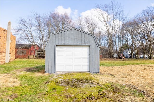 11294 Lincoln Street SE, Robertsville, OH 44670