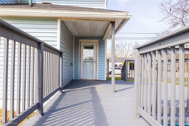 11294 Lincoln Street SE, Robertsville, OH 44670