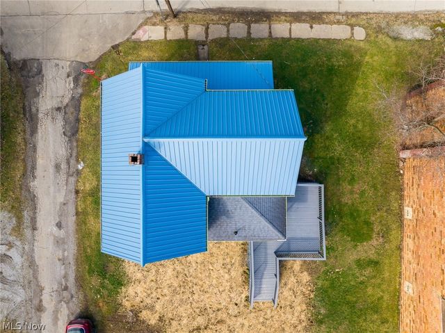 11294 Lincoln Street SE, Robertsville, OH 44670