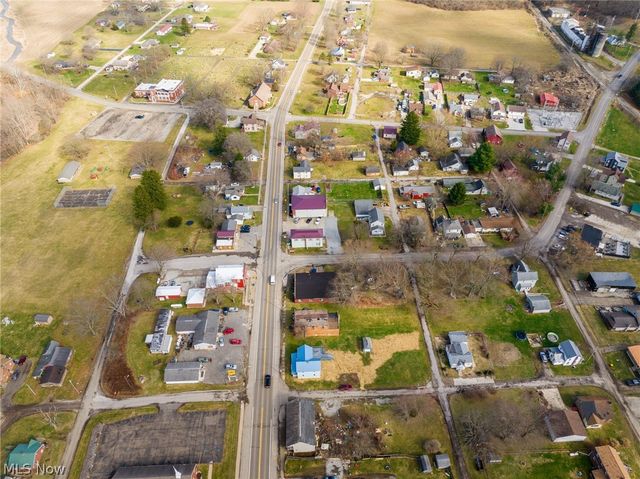 11294 Lincoln Street SE, Robertsville, OH 44670