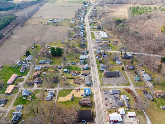 11294 Lincoln Street SE, Robertsville, OH 44670