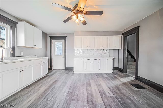 11294 Lincoln Street SE, Robertsville, OH 44670