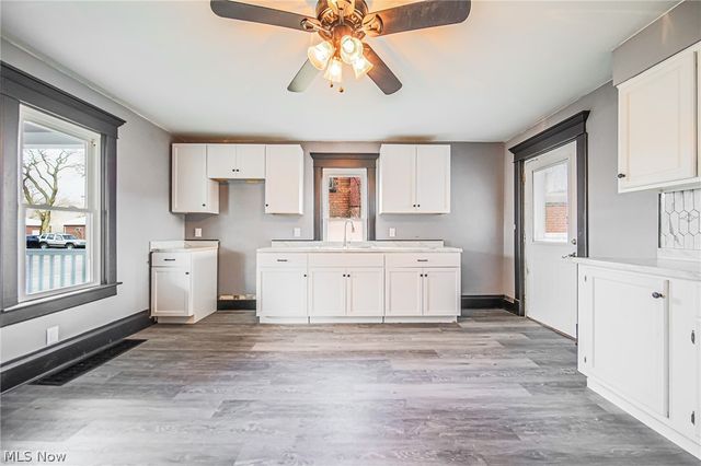 11294 Lincoln Street SE, Robertsville, OH 44670