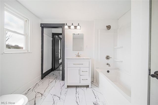 11294 Lincoln Street SE, Robertsville, OH 44670