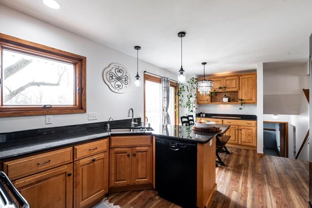 2713 Lancaster DRIVE, Waukesha, WI 53188