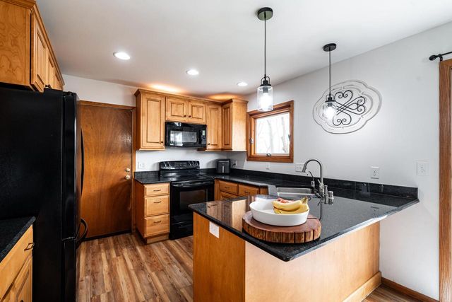 2713 Lancaster DRIVE, Waukesha, WI 53188