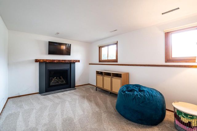 2713 Lancaster DRIVE, Waukesha, WI 53188