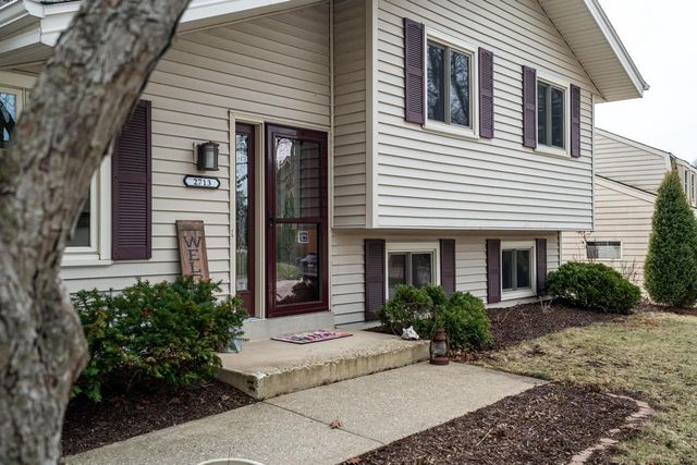 2713 Lancaster DRIVE, Waukesha, WI 53188
