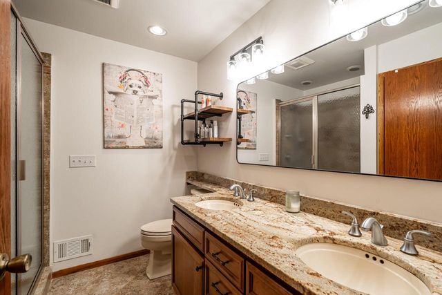 2713 Lancaster DRIVE, Waukesha, WI 53188