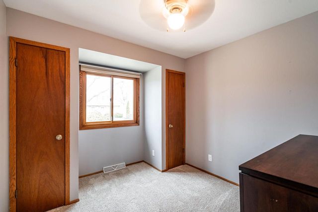 2713 Lancaster DRIVE, Waukesha, WI 53188