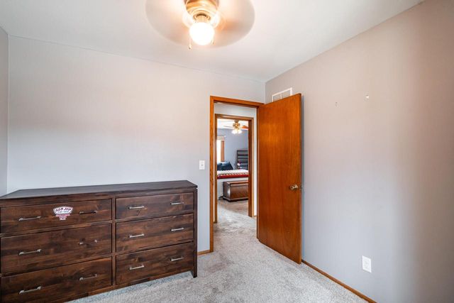 2713 Lancaster DRIVE, Waukesha, WI 53188