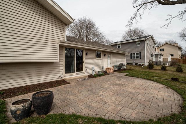2713 Lancaster DRIVE, Waukesha, WI 53188