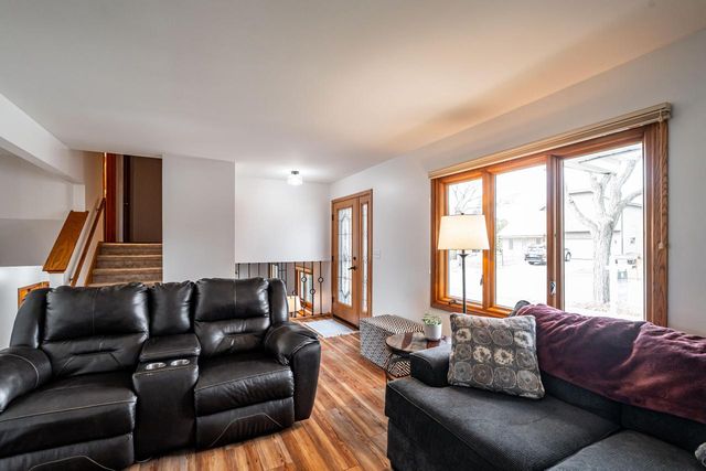 2713 Lancaster DRIVE, Waukesha, WI 53188