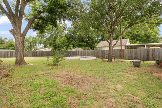 218 Bellevue Drive, Cleburne, TX 76033
