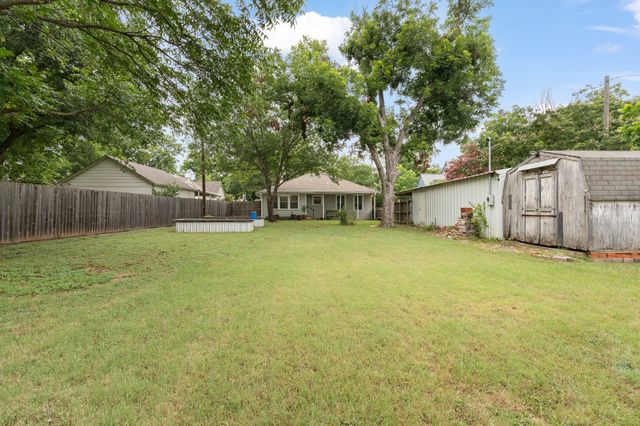 218 Bellevue Drive, Cleburne, TX 76033