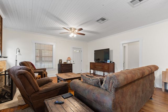 218 Bellevue Drive, Cleburne, TX 76033