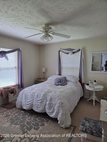 6145 Lindsey Lane, Lansing, MI 48911