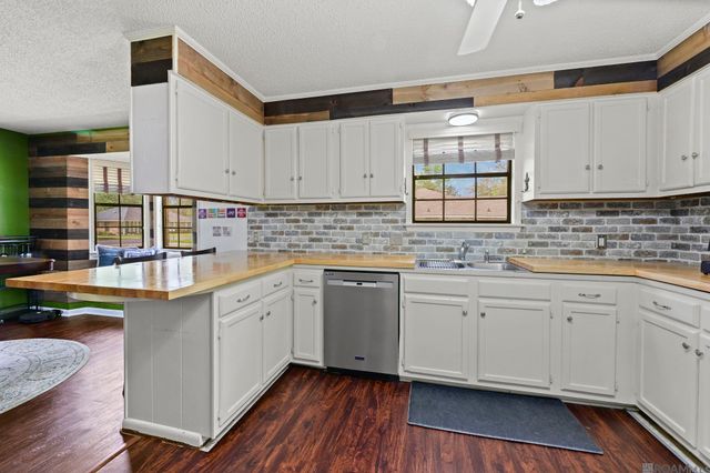 3615 Cherry St, Zachary, LA 70791