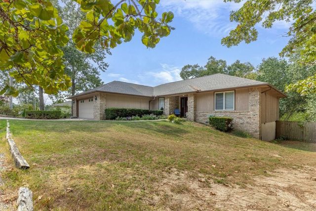 2 Penzance Drive, Bella Vista, AR 72714
