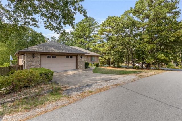 2 Penzance Drive, Bella Vista, AR 72714