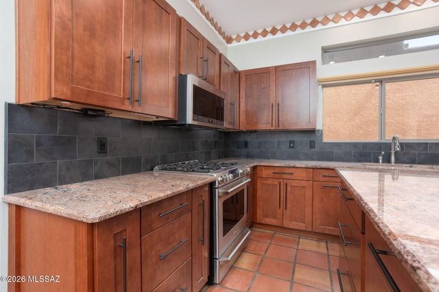 2327 S Cliff Drive, Green Valley, AZ 85614
