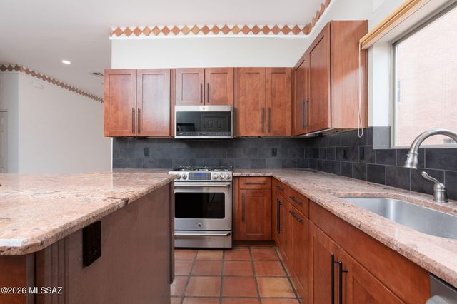 2327 S Cliff Drive, Green Valley, AZ 85614