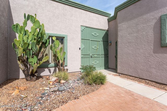 2327 S Cliff Drive, Green Valley, AZ 85614