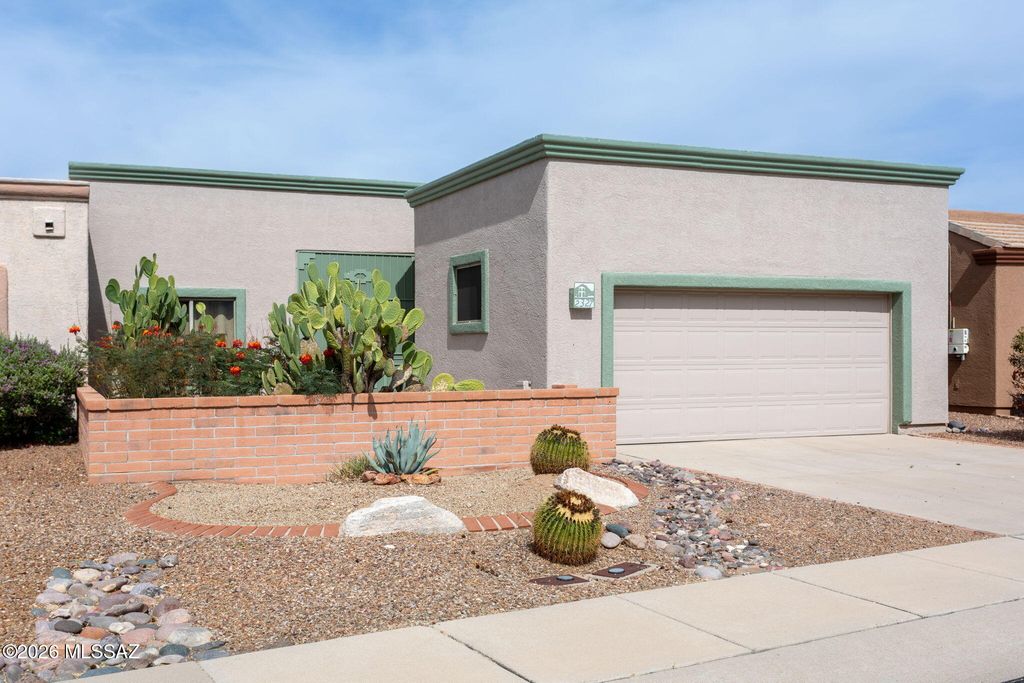 2327 S Cliff Drive, Green Valley, AZ 85614