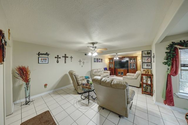 104 E 3rd St, Marfa, TX 79843