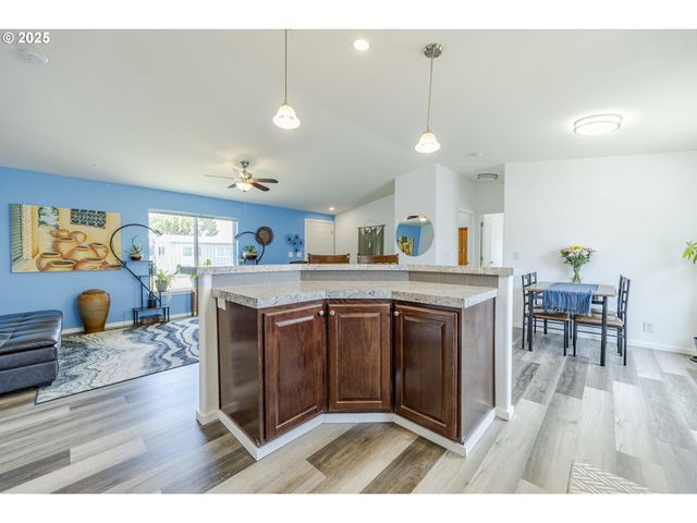 1415 S BERTELSEN Rd 96, Eugene, OR 97402