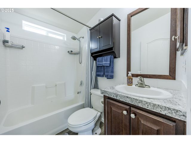 1415 S BERTELSEN Rd 96, Eugene, OR 97402