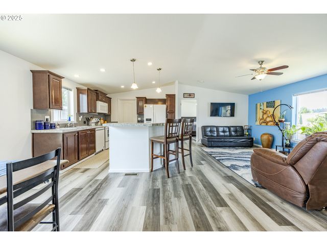 1415 S BERTELSEN Rd 96, Eugene, OR 97402