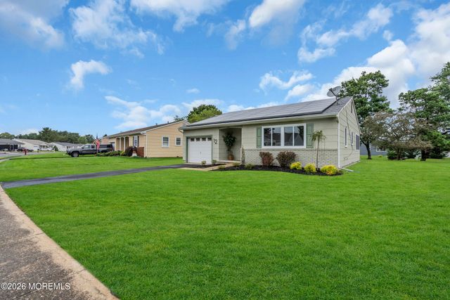 12 Norfolk Drive, Berkeley, NJ 08721