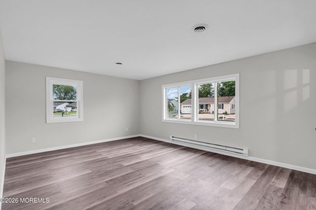 12 Norfolk Drive, Berkeley, NJ 08721