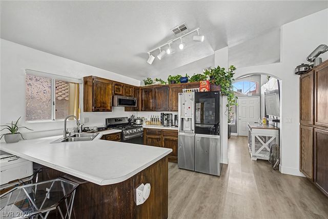 6609 Bush Clover Lane, Las Vegas, NV 89156