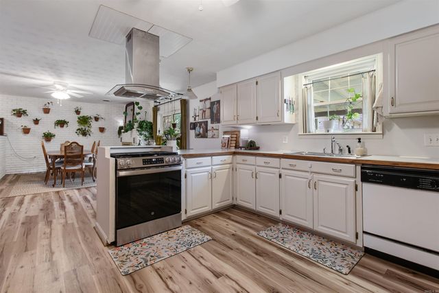 2 Bowie Pt, Sherwood, AR 72120