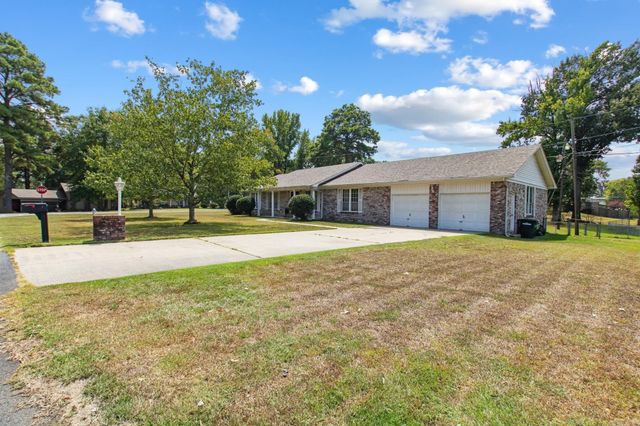 2 Bowie Pt, Sherwood, AR 72120