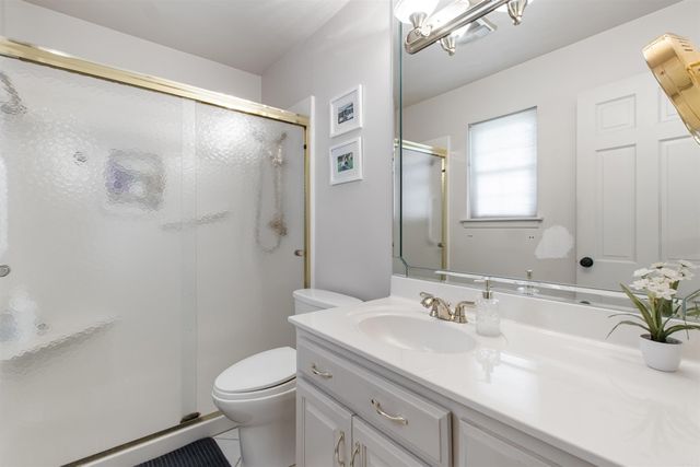 2 Bowie Pt, Sherwood, AR 72120