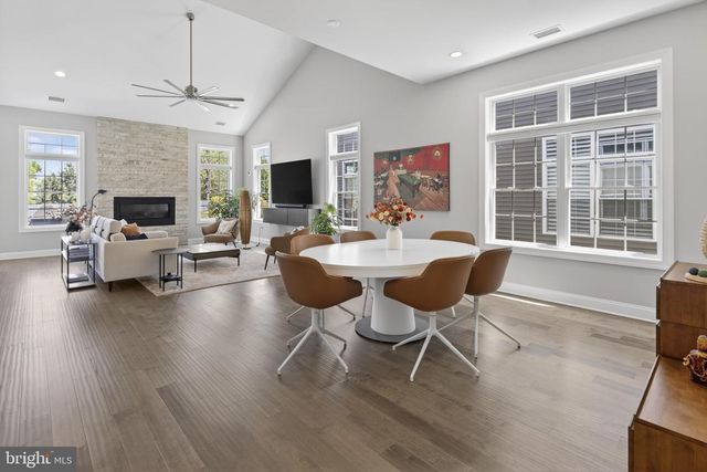 28 SAMJAN CIR, Hightstown, NJ 08520