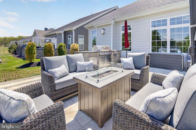 28 SAMJAN CIR, Hightstown, NJ 08520