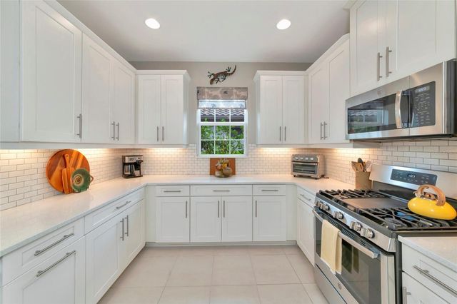 5328 POPOLI WAY WAY, Sarasota, FL 34238