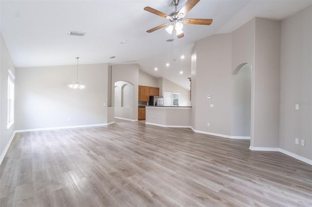 6806 GUILFORD CREST DRIVE, Apollo Beach, FL 33572