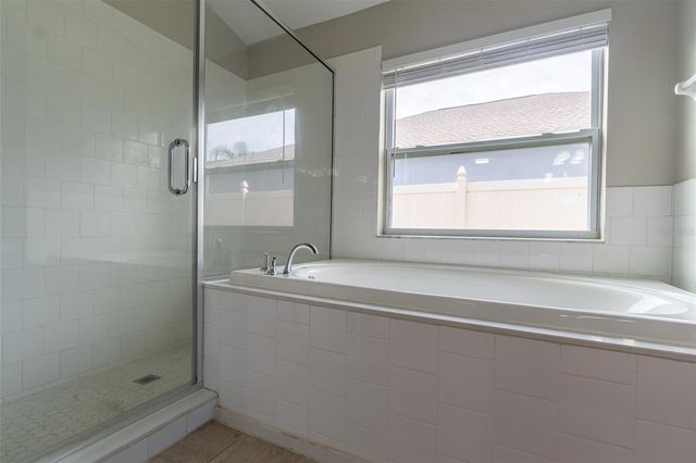6806 GUILFORD CREST DRIVE, Apollo Beach, FL 33572