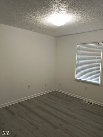 249 Lori Ann Drive, Whiteland, IN 46184