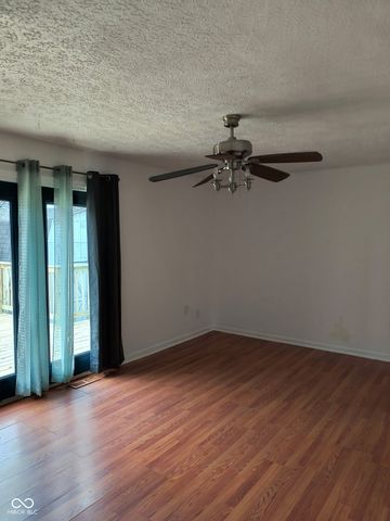 249 Lori Ann Drive, Whiteland, IN 46184