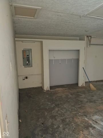 249 Lori Ann Drive, Whiteland, IN 46184