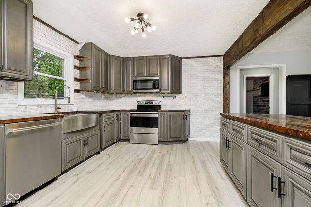 249 Lori Ann Drive, Whiteland, IN 46184