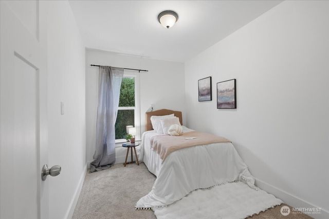 8127 11th Avenue SW, Seattle, WA 98106