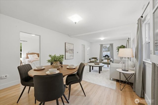 8127 11th Avenue SW, Seattle, WA 98106